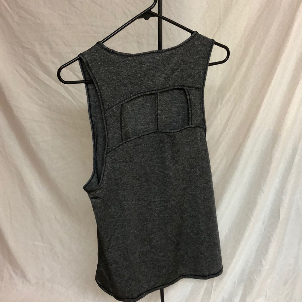 NWT Puma dark grey lightweight tank w back cut out - Picture 4 of 7